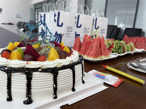 寿星同贺,共度生辰 —深蓝机器7月份员工生日会如期举行 寿星同贺,共度生辰 —深蓝机器7月份员工生日会如期举行