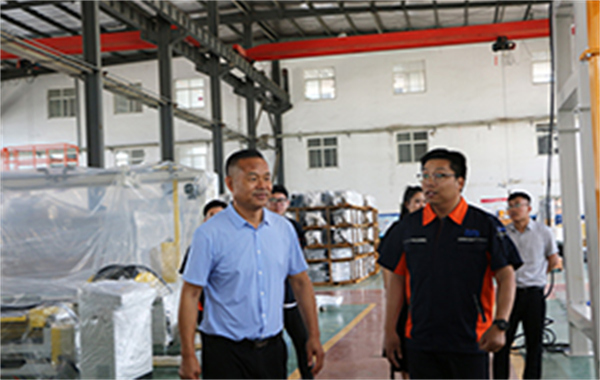 齐鲁理工学院与山东深蓝机器股份有限公司举行校企合作签约暨授牌仪式 齐鲁理工学院与山东深蓝机器股份有限公司举行校企合作签约暨授牌仪式